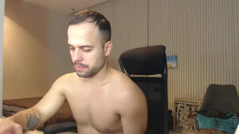 Snapshot of sandro_best chatting on 01.20.25 DeAlex online show from 01.20.25