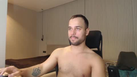 Snapshot of sandro_best chatting on 01.22.25 DeAlex online show from 01.22.25