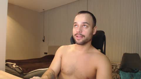 Snapshot of sandro_best chatting on 01.23.25 DeAlex online show from 01.23.25