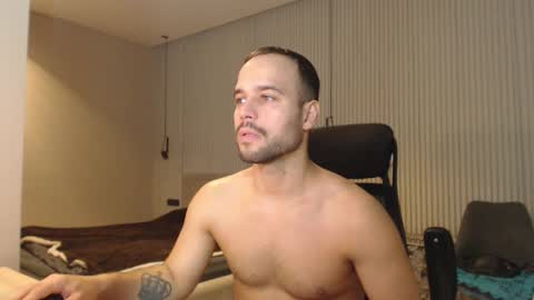 Snapshot of sandro_best chatting on 01.23.25 DeAlex online show from 01.23.25