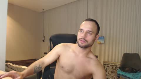Snapshot of sandro_best chatting on 01.23.25 DeAlex online show from 01.23.25