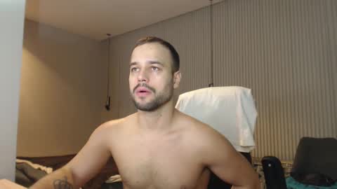 Snapshot of sandro_best chatting on 01.24.25 DeAlex online show from 01.24.25