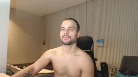 Snapshot of sandro_best chatting on 01.24.25 DeAlex online show from 01.24.25