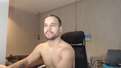 Snapshot of sandro_best chatting on 01.25.25 DeAlex online show from 01.25.25