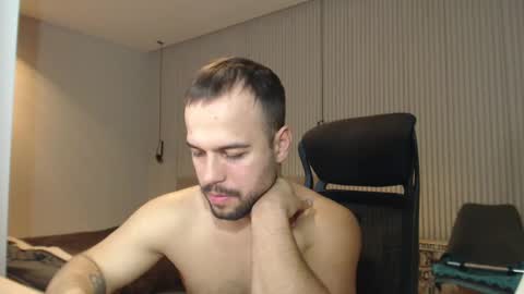 Snapshot of sandro_best chatting on 01.26.25 DeAlex online show from 01.26.25