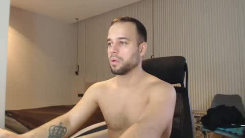 Snapshot of sandro_best chatting on 01.28.25 DeAlex online show from 01.28.25