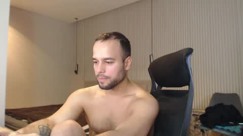 Snapshot of sandro_best chatting on 01.28.25 DeAlex online show from 01.28.25