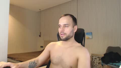 Snapshot of sandro_best chatting on 01.29.25 DeAlex online show from 01.29.25