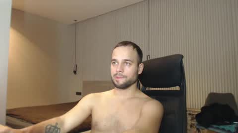 Snapshot of sandro_best chatting on 01.29.25 DeAlex online show from 01.29.25