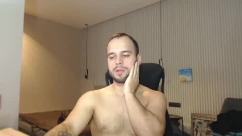 Snapshot of sandro_best chatting on 01.30.25 DeAlex online show from 01.30.25