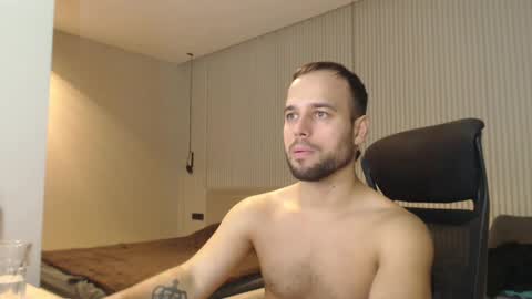Snapshot of sandro_best chatting on 01.30.25 DeAlex online show from 01.30.25