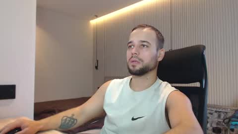 Snapshot of sandro_best chatting on 02.04.25 DeAlex online show from 02.04.25