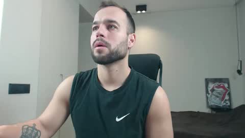 Snapshot of sandro_best chatting on 02.01.26 DeAlex online show from 02.01.26