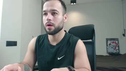 Snapshot of sandro_best chatting on 02.04.26 DeAlex online show from 02.04.26