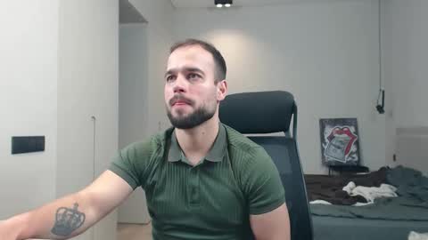 Snapshot of sandro_best chatting on 02.15.26 DeAlex online show from 02.15.26