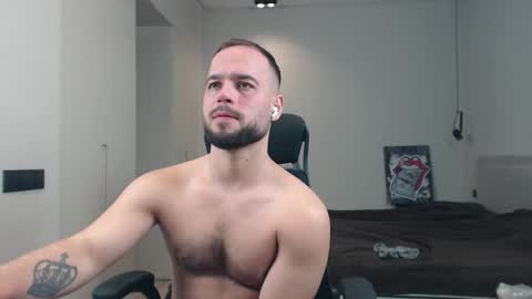 Snapshot of sandro_best chatting on 02.20.26 DeAlex online show from 02.20.26
