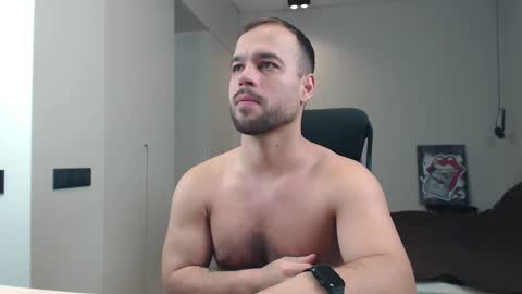 Snapshot of sandro_best chatting on 03.13.26 DeAlex online show from 03.13.26