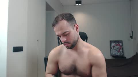Snapshot of sandro_best chatting on 03.17.26 DeAlex online show from 03.17.26