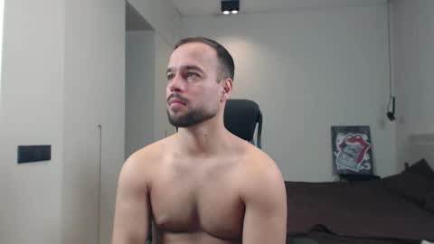 Snapshot of sandro_best chatting on 03.19.26 DeAlex online show from 03.19.26