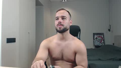 Snapshot of sandro_best chatting on 03.28.26 DeAlex online show from 03.28.26