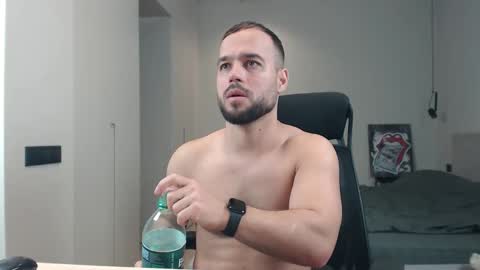 Snapshot of sandro_best chatting on 03.30.26 DeAlex online show from 03.30.26