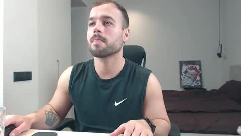 Snapshot of sandro_best chatting on 04.21.26 DeAlex online show from 04.21.26