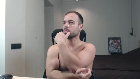 Snapshot of sandro_best chatting on 04.23.26 DeAlex online show from 04.23.26