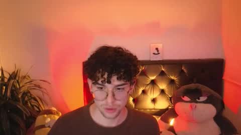 Snapshot of sandro_vitali chatting on 10.28.25 sandro_vitali online show from 10.28.25