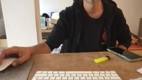 Snapshot of sandropertoni chatting on 10.13.25 lucas online show from 10.13.25