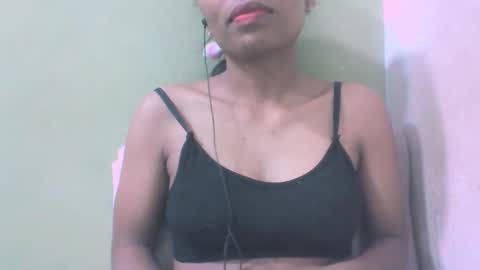 Snapshot of sandy735579 chatting on 04.28.26 sandy735579 online show from 04.28.26