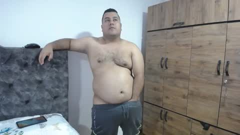Snapshot of santi_hothot chatting on 09.20.25 Santiago online show from 09.20.25