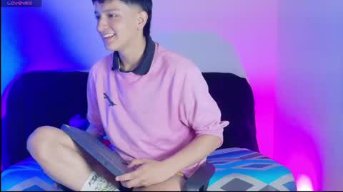 Snapshot of santi_ll chatting on 06.14.26 santi online show from 06.14.26