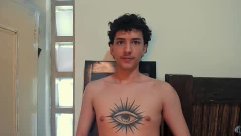 santi_twink19 online show from 10.14.25