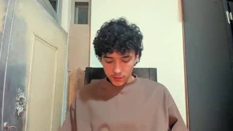 santi_twink19 online show from 11.29.25