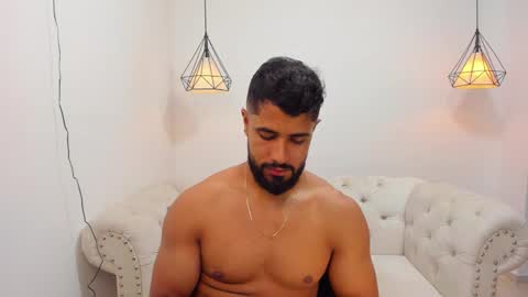 Snapshot of santiago_huntt chatting on 12.05.24 santiago_huntt online show from 12.05.24