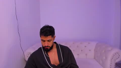 Snapshot of santiago_huntt chatting on 12.11.24 santiago_huntt online show from 12.11.24