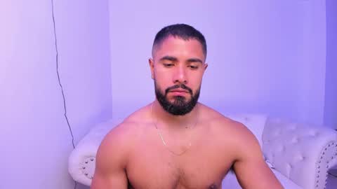 Snapshot of santiago_huntt chatting on 01.29.25 santiago_huntt online show from 01.29.25