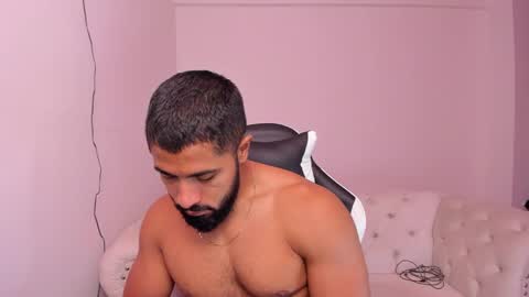 Snapshot of santiago_huntt chatting on 02.10.25 santiago_huntt online show from 02.10.25