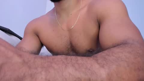 Snapshot of santiago_huntt chatting on 03.11.25 santiago_huntt online show from 03.11.25