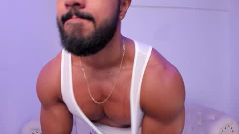 Snapshot of santiago_huntt chatting on 10.13.25 santiago_huntt online show from 10.13.25