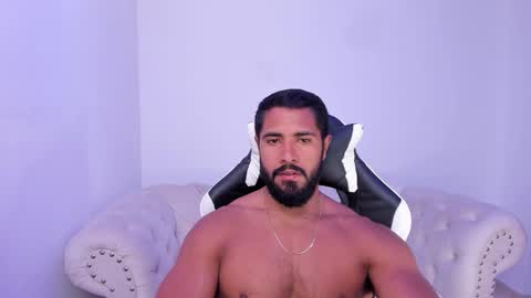 Snapshot of santiago_huntt chatting on 10.19.25 santiago_huntt online show from 10.19.25