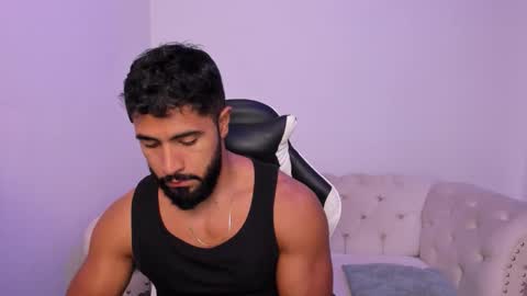 santiago_huntt online show from 02.07.26