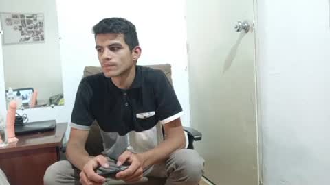 Snapshot of santiago_ibrahim1 chatting on 02.20.25 Santiago Ibrahim online show from 02.20.25