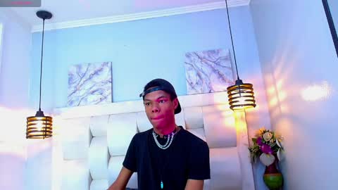 Santiiiiii  online show from 04.02.26