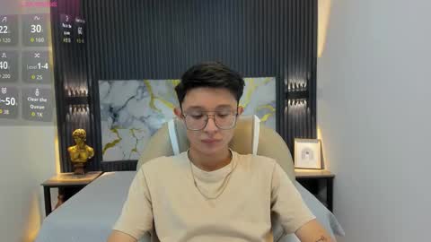 santiago_russo18 online show from 10.03.25