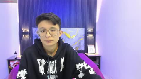 santiago_russo18 online show from 02.14.26