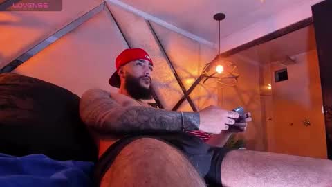 Snapshot of santiagohincapiie chatting on 03.03.26 Santiago Hincapiie online show from 03.03.26