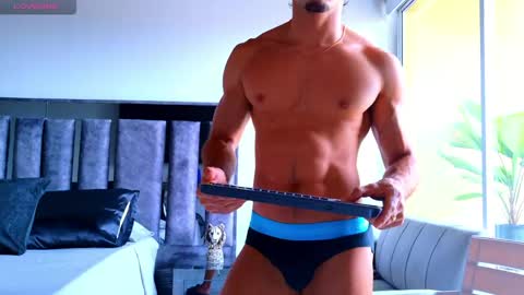 Snapshot of santin_seans chatting on 05.11.26 Santiago Seans online show from 05.11.26