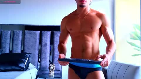 Snapshot of santin_seans chatting on 05.11.26 Santiago Seans online show from 05.11.26