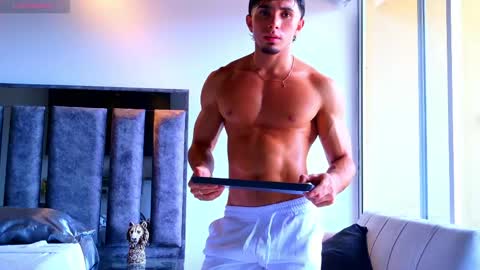 Snapshot of santin_seans chatting on 05.31.26 Santiago Seans online show from 05.31.26